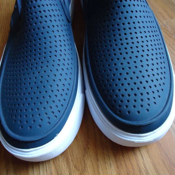 SIZE 10. Men’s water, garden slip one shoes. main image 8
